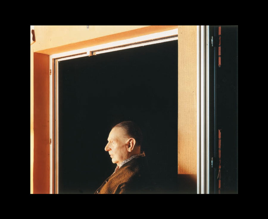 VATERBILDER | FATHERPICTURES - STAGED FAMILY PICTURES WITH SILICONE PUPPETS - Part I &copy; Burkhard Philipp von Harder