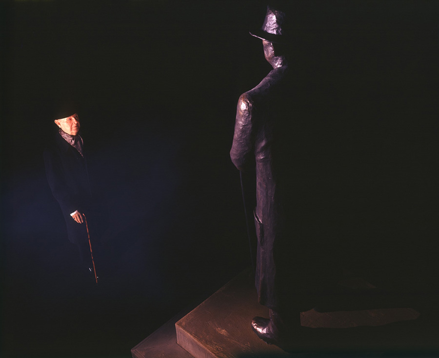 VATERBILDER | FATHERPICTURES - Part II - Der Vertrag / The contract- 2004 &copy;  Burkhard Philipp von Harder