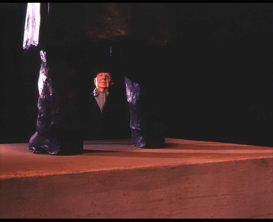 VATERBILDER | FATHERPICTURES - Part II - Der Vertrag / The contract- 2004 &copy;  Burkhard Philipp von Harder